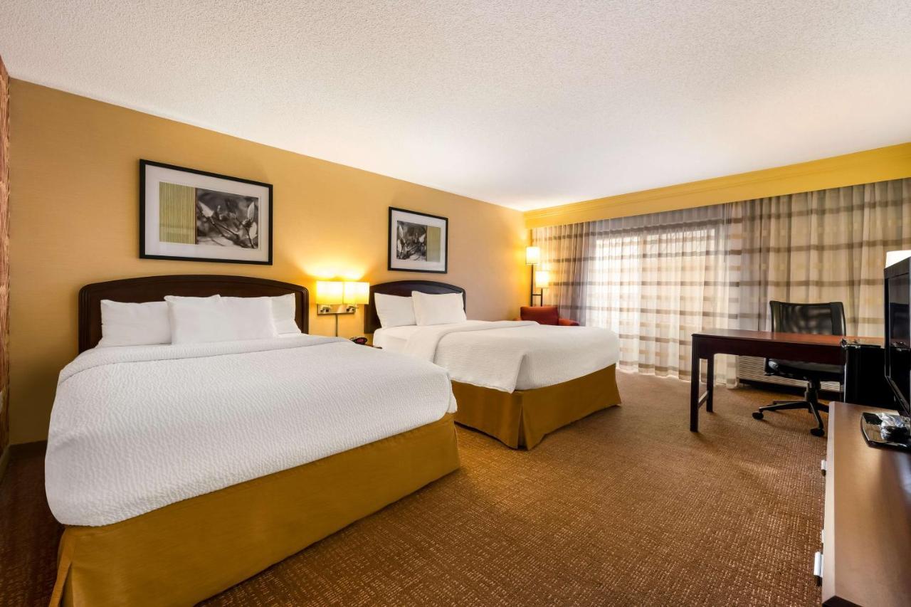 โซเนสตา ซีเลกต์ ดีทรอยต์ โนวี Hotel ภายนอก รูปภาพ